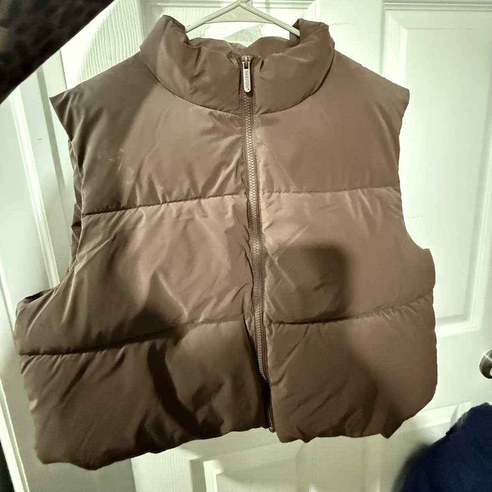Sleeveless Quilted Puffer Vest in Dark Brown